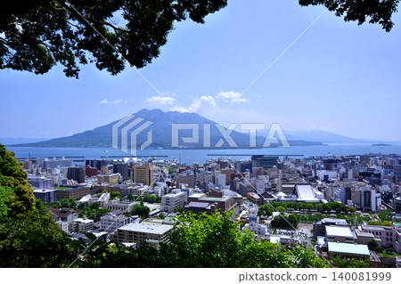 鹿兒島市城山公園的觀景台,是鹿兒島市民休閒放鬆的好去處。 鹿兒島市城山公園的觀景台,是鹿兒島市民休閒放鬆的好去處。 140081999