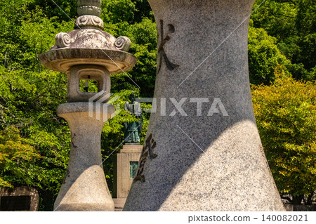 乃木神社,供奉軍事功勳卓著的乃木將軍:祈求勝利、家庭平安、學業成功和疾病痊癒。 乃木神社,供奉軍事功勳卓著的乃木將軍:祈求勝利、家庭平安、學業成功和疾病痊癒。 140082021
