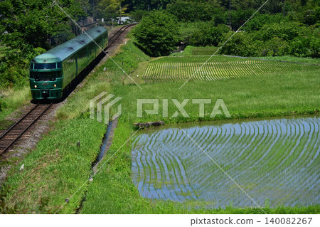 由布院森號,是一列穿梭於鄉村的當地列車。 由布院森號,是一列穿梭於鄉村的當地列車。 140082267