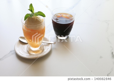 冰咖啡配果凍冰淇淋 冰咖啡配果凍冰淇淋 140082846