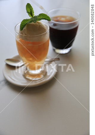 冰咖啡配果凍冰淇淋 冰咖啡配果凍冰淇淋 140082848