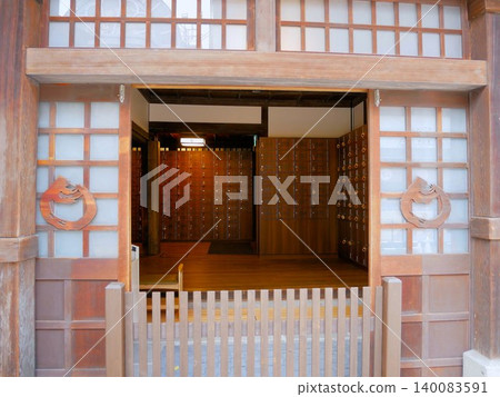 道後溫泉本館(愛媛郡)的木製收納櫃 道後溫泉本館(愛媛郡)的木製收納櫃 140083591