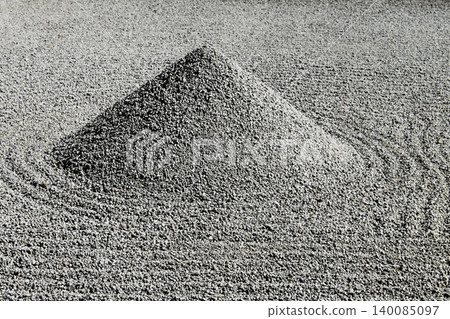 Sand mound in the south garden of the Hojo (abbot's quarters) at Daisen-in Temple in Murasakino, Kyoto City Sand mound in the south garden of the Hojo (abbot's quarters) at Daisen-in Temple in Murasakino, Kyoto City 140085097
