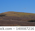 A glider flying over Mount Kurumayama in the Kirigamine Highlands. 140087216