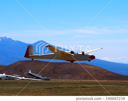 滑翔機降落在霧峰機場 滑翔機降落在霧峰機場 140087239