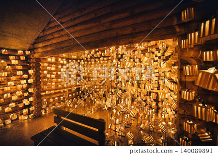 A room decorated with lanterns 140089891