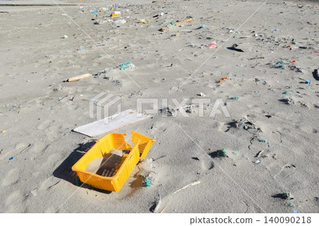 沿海殘骸 環境問題 垃圾問題 沿海殘骸 環境問題 垃圾問題 140090218