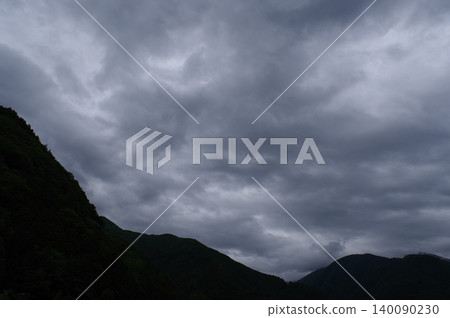 Cloudy sky [Rainy season sky/Rainy season image] 140090230