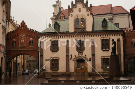 Classic European historical architecture 140090549