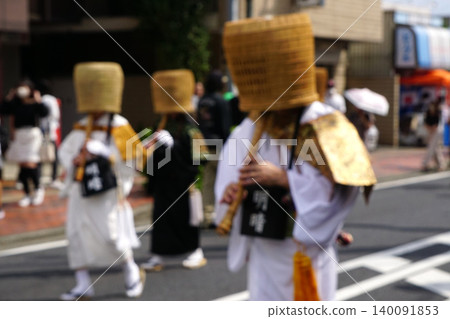 Komuso (wandering monk), shakuhachi (bamboo flute), image, bokeh (blurry Komuso (wandering monk), shakuhachi (bamboo flute), image, bokeh (blurry 140091853