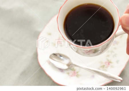 To drink coffee To drink coffee 140092961