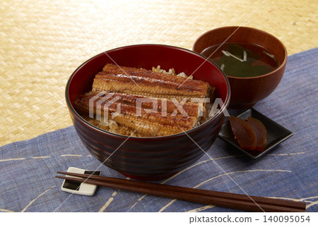 日式夏季補給料理:鰻魚飯 日式夏季補給料理:鰻魚飯 140095054