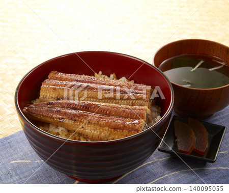 Japanese summer stamina dish: Unagi Don (eel rice bowl) 140095055