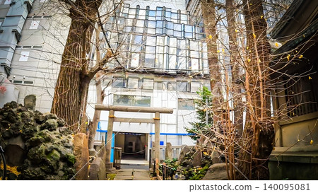京都、新宿/歌舞伎町街景和稻荷神社的鳥居門 京都、新宿/歌舞伎町街景和稻荷神社的鳥居門 140095081