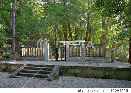 Emperor Go-Daigo's Mausoleum, Tōo Mausoleum (Yoshino-cho, Yoshino-gun, Nara Prefecture) 140095226