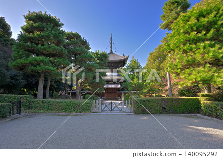 Emperor Konoe's Anrakujuin Southern Mausoleum (Fushimi Ward, Kyoto City, Kyoto Prefecture) 140095292