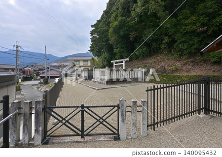 Emperor Kōshō's Mausoleum at Ekigami Hakatayama (Gose City, Nara Prefecture) 140095432
