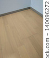 室內空間適用的明亮木紋地板和地板材料 140096272