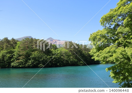The emerald green scenery of Goshikinuma Pond and Mount Bandai in Ura-Bandai (Part 2) The emerald green scenery of Goshikinuma Pond and Mount Bandai in Ura-Bandai (Part 2) 140096448