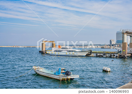 A view of Irago Port in Tahara City (Aichi Prefecture) A view of Irago Port in Tahara City (Aichi Prefecture) 140096993