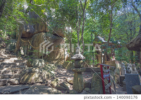 兵庫縣小敷神社的小敷岩 兵庫縣小敷神社的小敷岩 140098176