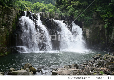Sekinoo Waterfall Tsubaki group Sekinoo Waterfall Tsubaki group 140099015