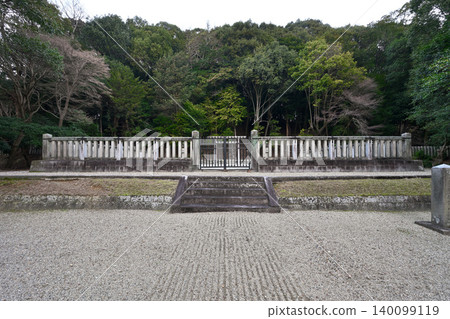 聖武天皇佐保山南陵（奈良縣奈良市法蓮町） 140099119