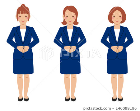 【全身照】一位年輕女子身穿T恤和海軍藍裙裝,雙手交疊放在身前。 【全身照】一位年輕女子身穿T恤和海軍藍裙裝,雙手交疊放在身前。 140099196