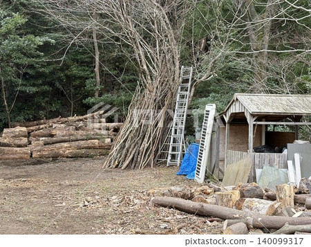 Self-built house / Mountain house Self-built house / Mountain house 140099317