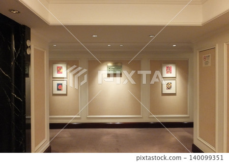 Elevator in the hotel lobby Elevator in the hotel lobby 140099351