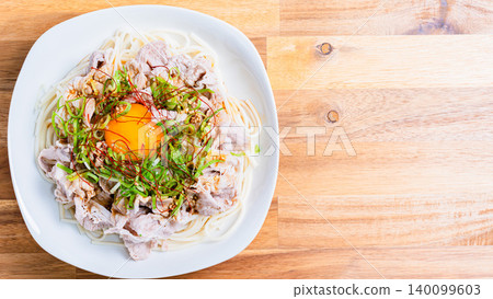 Pork Shabu-Shabu Somen: A photo of spicy somen noodles seasoned with yakiniku sauce. Pork Shabu-Shabu Somen: A photo of spicy somen noodles seasoned with yakiniku sauce. 140099603