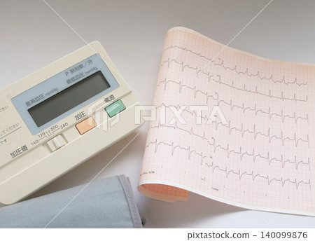 血壓、血壓計、心電圖、健康檢查、波形、身體檢查 140099876