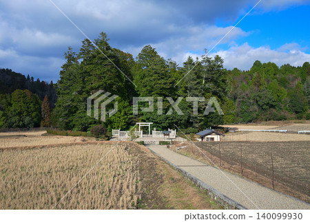 Emperor Kōnin's Tahara-Higashi Mausoleum (Hikasa-cho, Nara City, Nara Prefecture) Emperor Kōnin's Tahara-Higashi Mausoleum (Hikasa-cho, Nara City, Nara Prefecture) 140099930