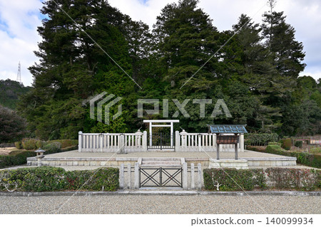 Emperor Kōnin's Tahara-Higashi Mausoleum (Hikasa-cho, Nara City, Nara Prefecture) 140099934