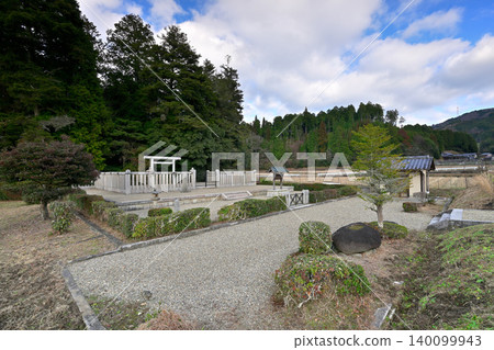 Emperor Kōnin's Tahara-Higashi Mausoleum (Hikasa-cho, Nara City, Nara Prefecture) 140099943