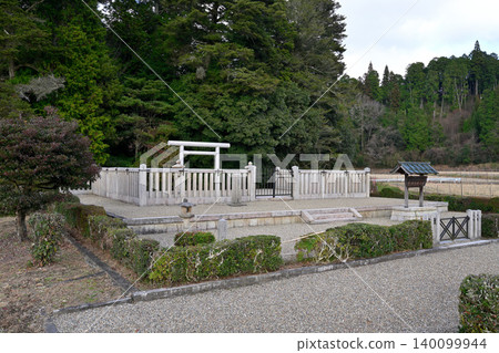Emperor Kōnin's Tahara-Higashi Mausoleum (Hikasa-cho, Nara City, Nara Prefecture) Emperor Kōnin's Tahara-Higashi Mausoleum (Hikasa-cho, Nara City, Nara Prefecture) 140099944