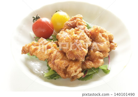 Fried chicken and cherry tomatoes Fried chicken and cherry tomatoes 140101490