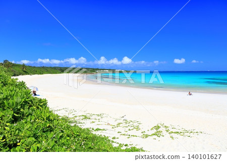 [Okinawa Prefecture] Sunny Watoguchi Beach on Irabu Island (Miyako Island) 140101627