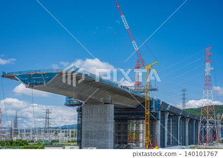 大阪府高槻市建設中的新名神高速公路 140101767