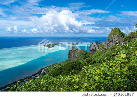 Panoramic view of Maupiti island and lagoon from Mount Teurafaatiu, French Polynesia Panoramic view of Maupiti island and lagoon from Mount Teurafaatiu, French Polynesia 140101997