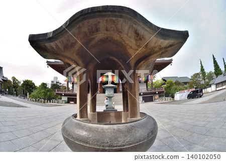 The incense burner at Nishiarai Daishi Temple 140102050