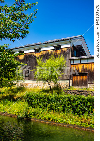 【京都風景】伏見縣堀川的清新翠綠景色,伏見縣是清酒產區。 【京都風景】伏見縣堀川的清新翠綠景色,伏見縣是清酒產區。 140103978
