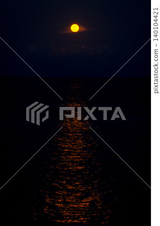 Full moon rising from the sea Full moon rising from the sea 140104421