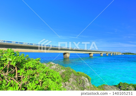 [Okinawa Prefecture] Ikema Ohashi Bridge on a clear day (Miyako Island) 140105251