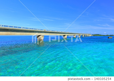 【沖繩縣】晴天的池間大橋(宮古島) 【沖繩縣】晴天的池間大橋(宮古島) 140105254