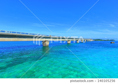 【沖繩縣】晴天的池間大橋(宮古島) 【沖繩縣】晴天的池間大橋(宮古島) 140105256