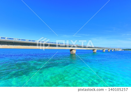 【沖繩縣】晴天的池間大橋(宮古島) 【沖繩縣】晴天的池間大橋(宮古島) 140105257
