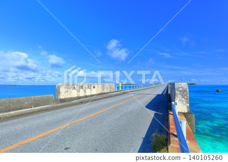 [Okinawa Prefecture] Ikema Ohashi Bridge on a clear day (Miyako Island) 140105260