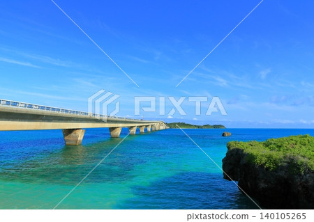 [Okinawa Prefecture] Ikema Ohashi Bridge on a clear day (Miyako Island) 140105265