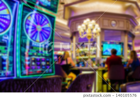 一張模糊的拉斯維加斯度假酒店內賭場照片。 一張模糊的拉斯維加斯度假酒店內賭場照片。 140105576